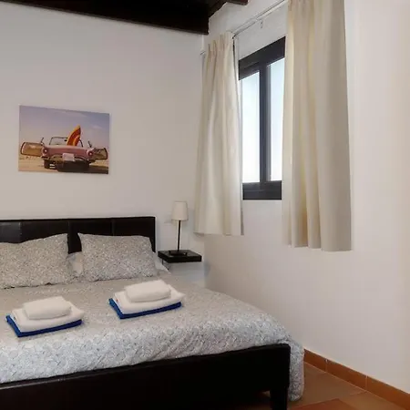 Playa Blanca Sleeps 6 Pool Air Con Wifi Villa